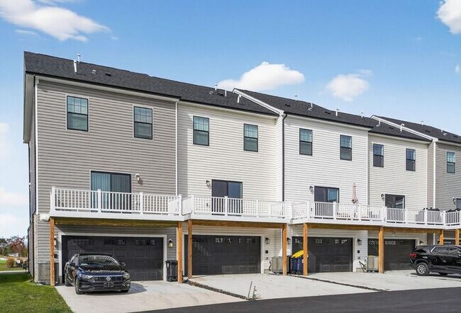 Building Photo - 15006 General Lafayette Blvd