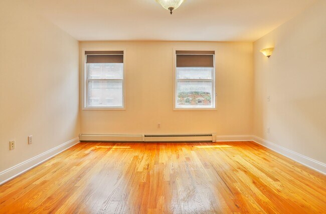 Building Photo - 136 Essex St
