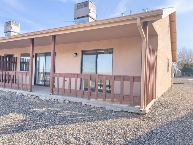 Building Photo - DUPLEX - CAMP VERDE