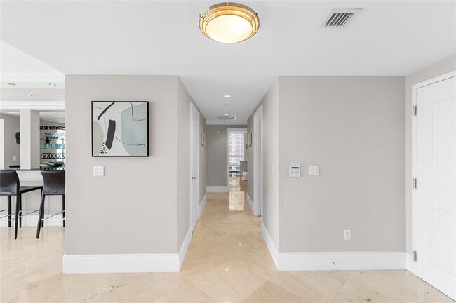 Building Photo - 3101 S Ocean Dr