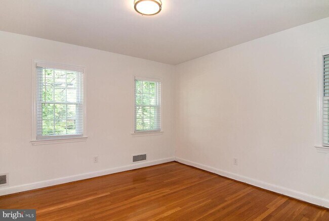 Building Photo - 5504 Beech Ave