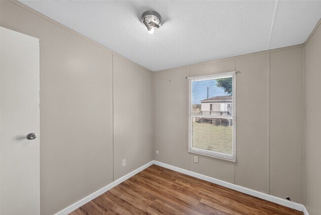 Building Photo - 1341 Flying L Ln