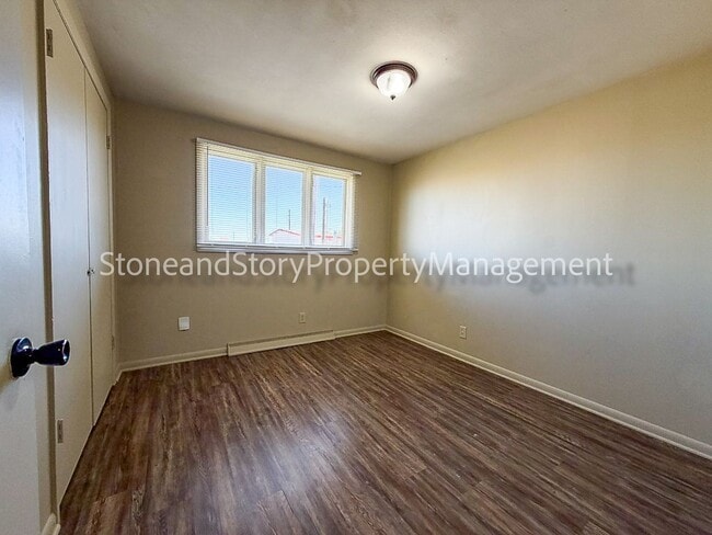 Building Photo - 3 bedroom 1.5 bath near 17th & Fairlawn