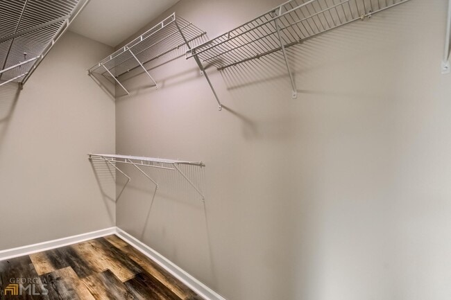 Building Photo - 2171 Waterford Park Dr