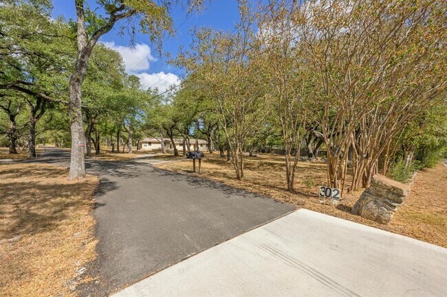 Building Photo - 302 Westlake Dr