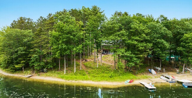 Building Photo - May & June Furnished Extended Stay Rental