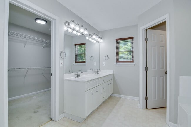 Building Photo - Brick Ranch in Evans