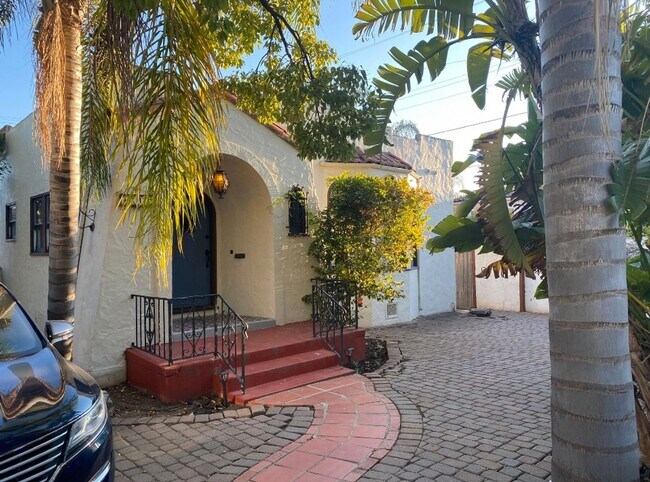 Building Photo - Charming Mediterranean Circa 1937 House