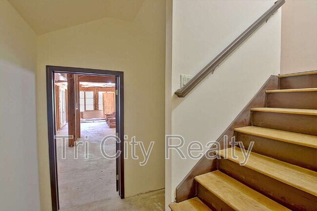 Building Photo - 250 Moss Creek Walk