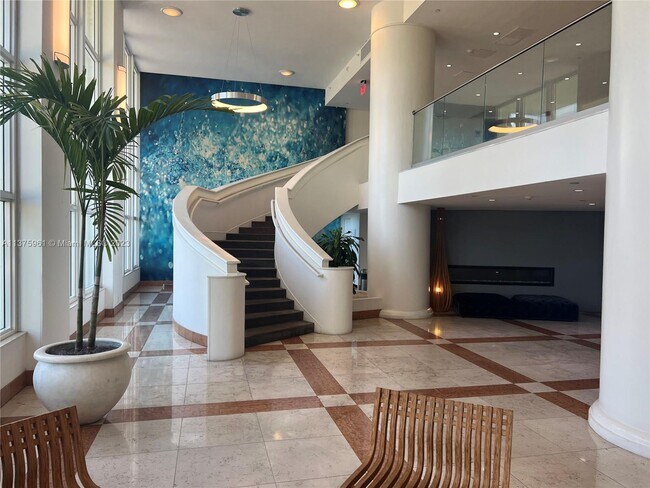 Building Photo - 10350 W Bay Harbor Dr