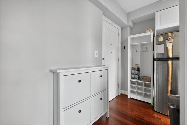 Building Photo - 2100 19th St NW