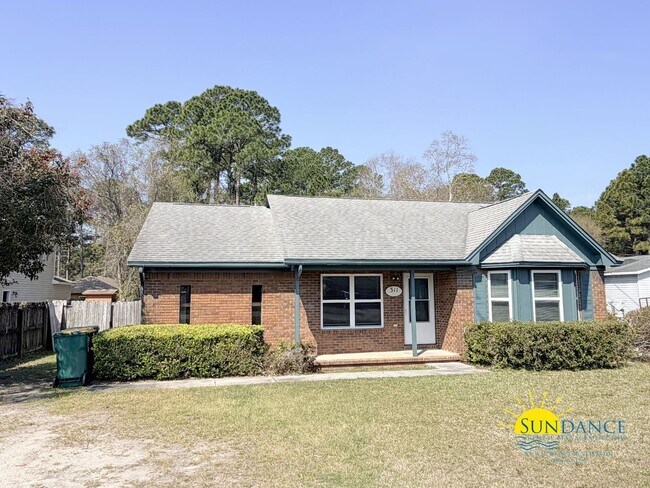 Building Photo - Newly Renovated 3 Bedroom with Oversized detached workshop/garage!