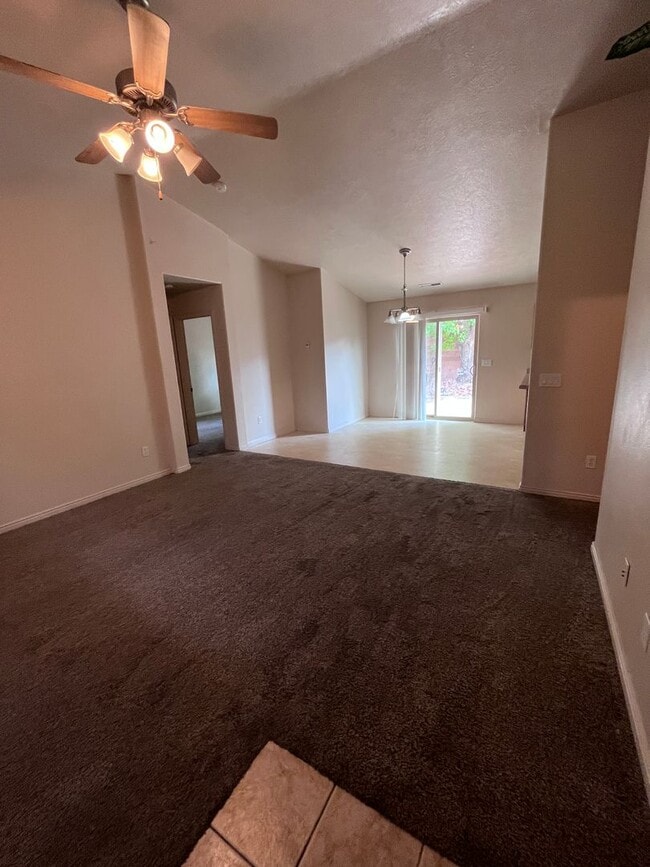Building Photo - Great 3 bedroom 2 bath home in St George!