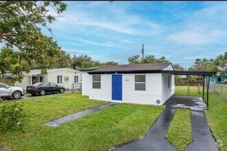 Building Photo - 425 NW 14th Way