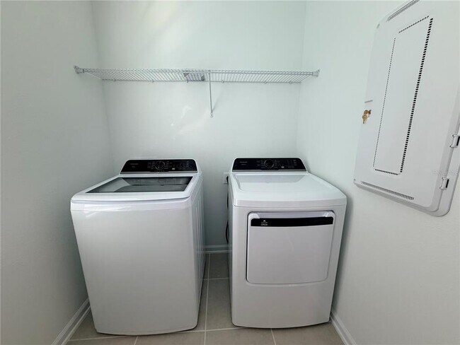 Building Photo - 7420 OLIVEWOOD Ave