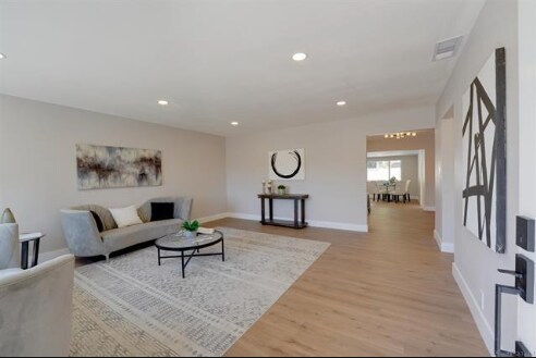 Building Photo - 856 La Tierra Dr