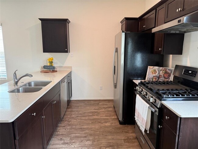 Building Photo - 112 High Hill Cv