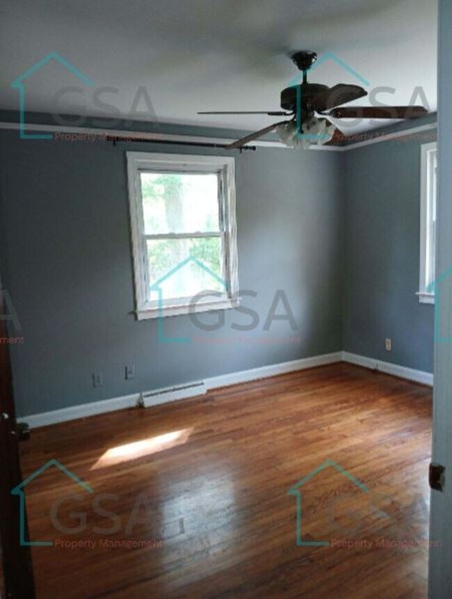 Building Photo - Two Bedroom Two Bath