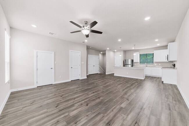 Building Photo - 3 Bedroom/3.5 Bath The Preserve At the Dom...