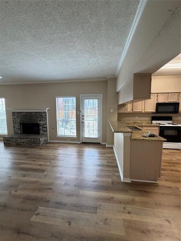 Building Photo - 706 Willow Oak Dr