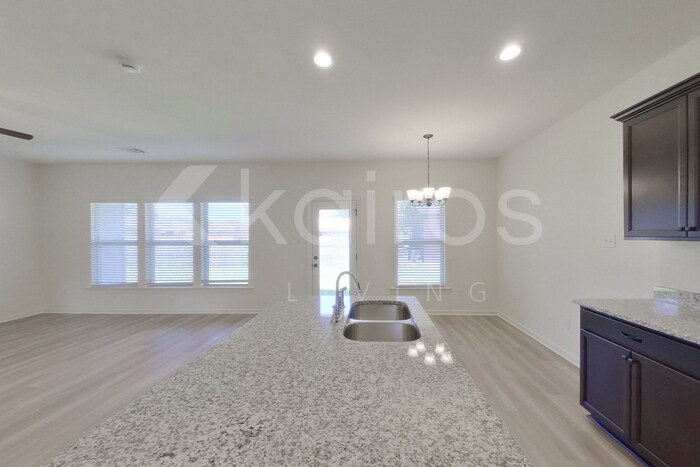 Building Photo - 129 Salvat Dr