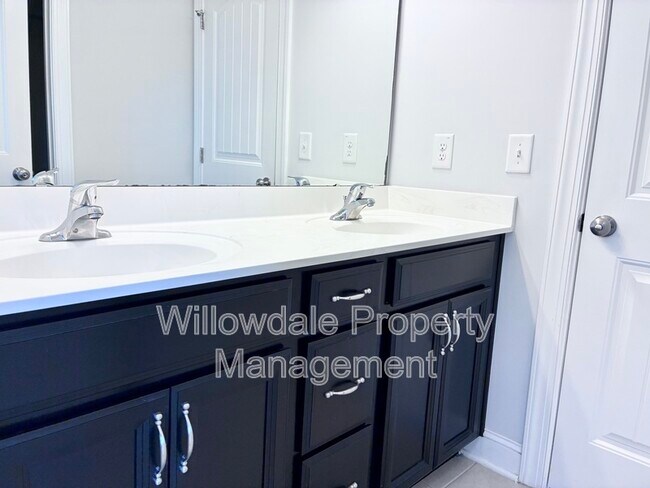 Building Photo - 1309 Little Hills Dr