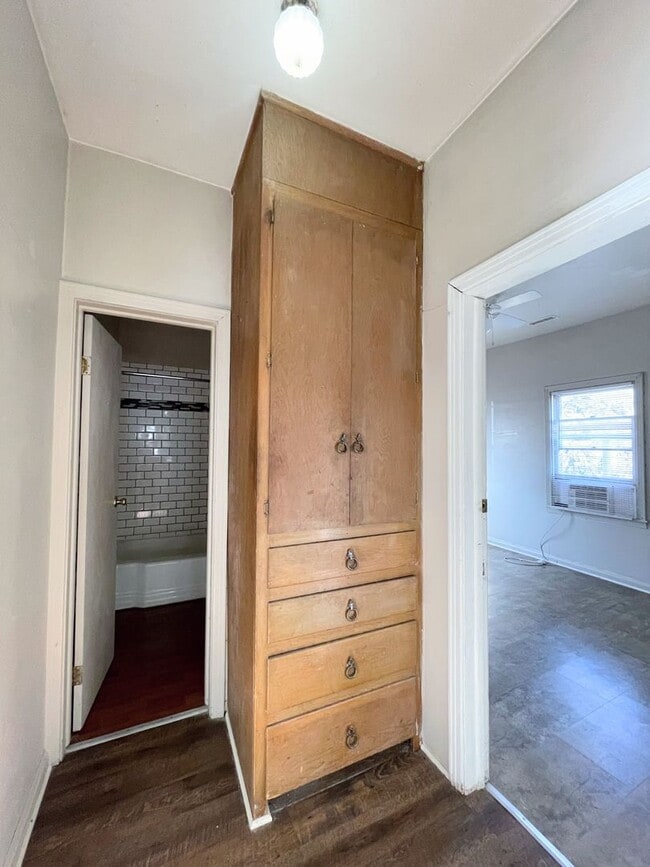 Building Photo - Two bedroom home