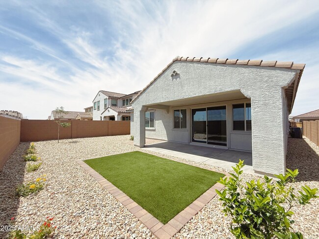 Building Photo - 14807 W Soft Wind Dr