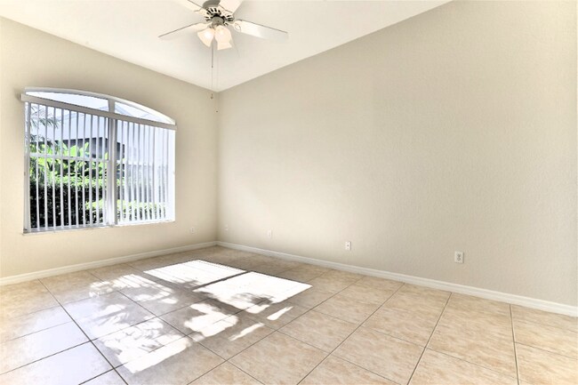 Building Photo - 1161 Siesta Key Cir