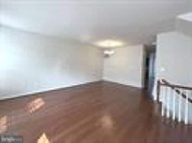 Building Photo - Beautiful 3bd 2/2bths town home in Summerfield Village!