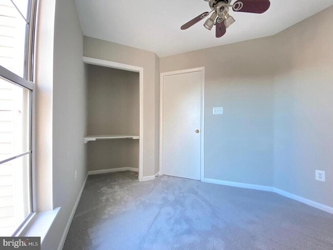 Building Photo - 44190 Mossy Brook Square