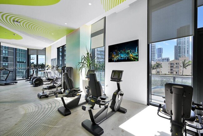 Building Photo - 501 NE 31st St