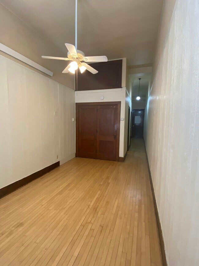 Building Photo - 617 St Joseph St