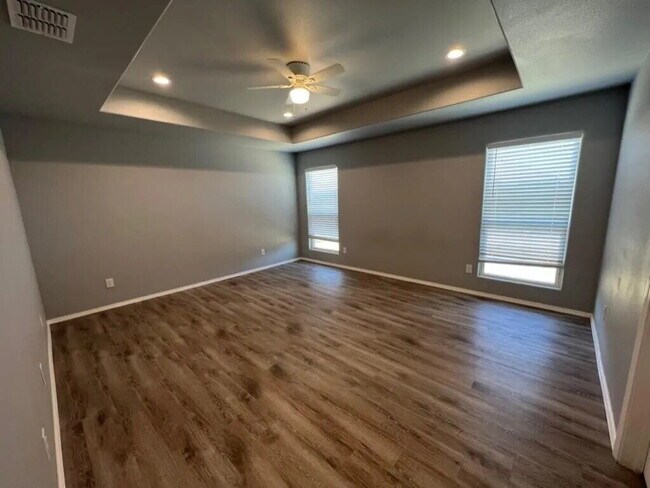 Building Photo - Updated 3/2/2 in Frenship ISD!