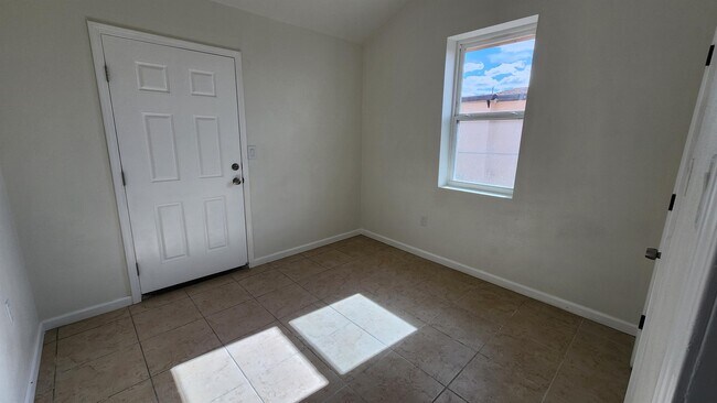 Building Photo - 211 Edgewood Blvd