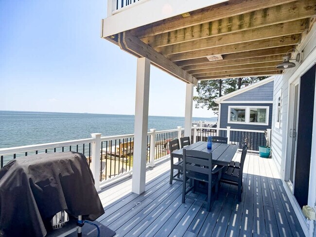 Building Photo - 15378 Holly Dr