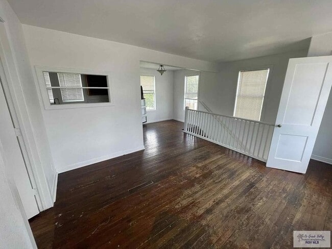 Building Photo - 521 N 9th St