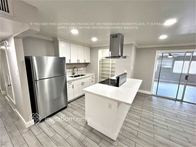 Building Photo - 4309 N 72nd Ln