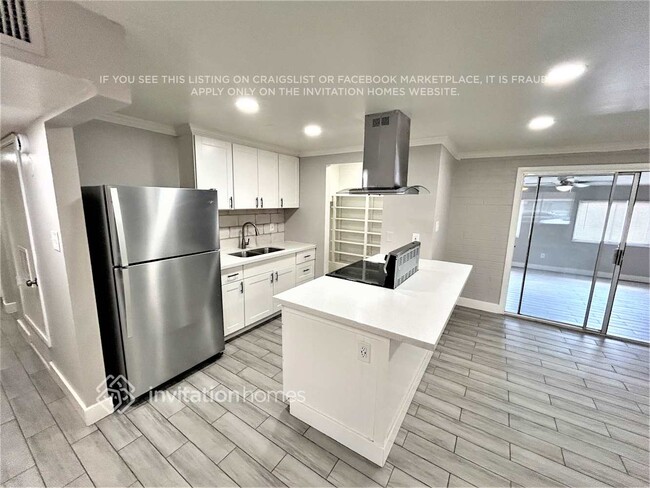 Building Photo - 4309 N 72nd Ln