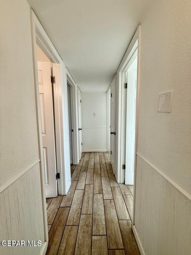 Building Photo - 10833 Cardigan Dr