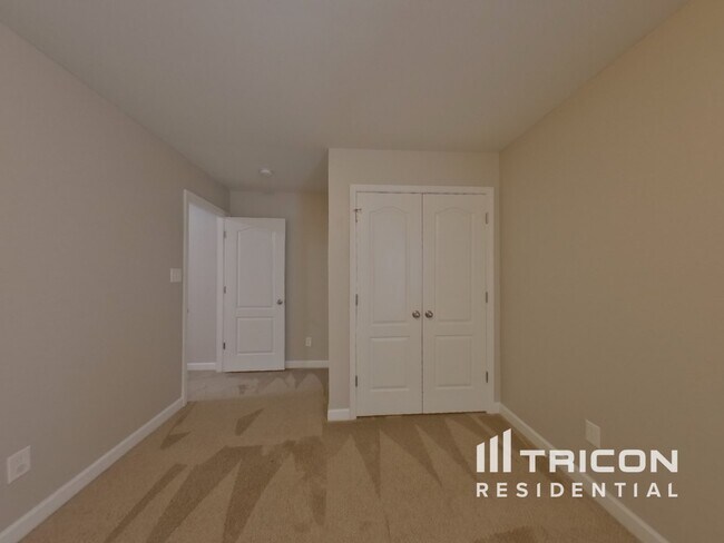 Building Photo - 506 Glencroft Dr