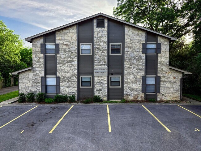 Building Photo - Stoneridge Apartments