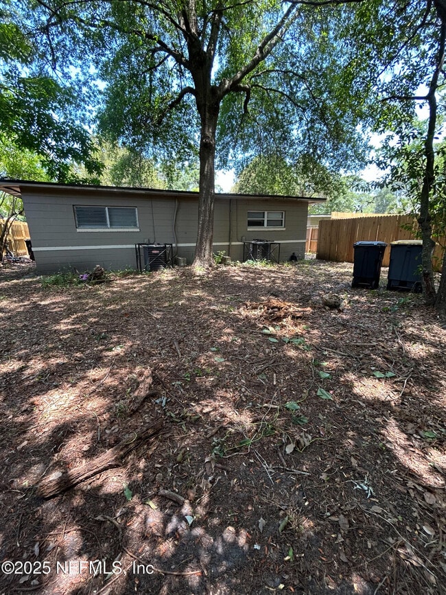 Building Photo - 3220 Myra St