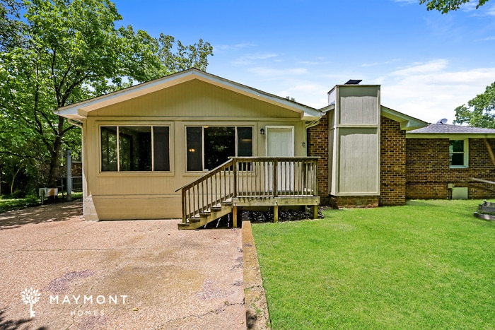 Building Photo - 629 Brook Dr