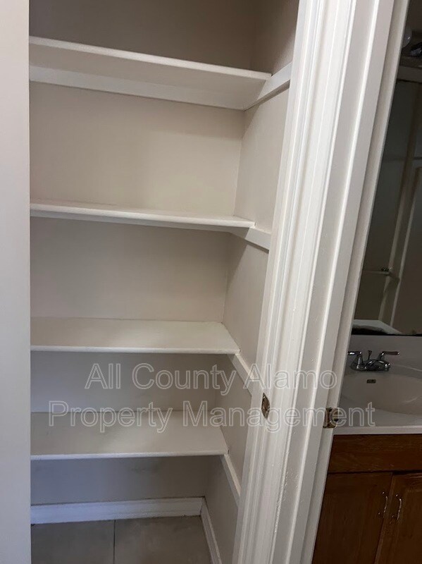 Building Photo - 8133 Morning Grove