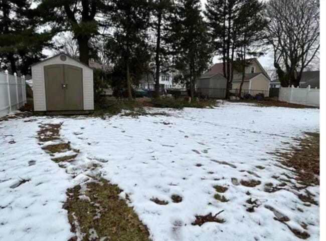 Building Photo - 25 Tobyhanna St