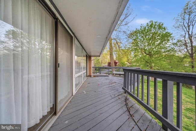 Building Photo - 9416 Holbrook Ln