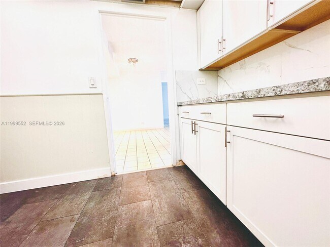 Building Photo - 250 174th St