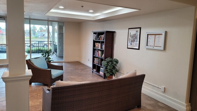 main lobby sitting area - 411 Park Ave