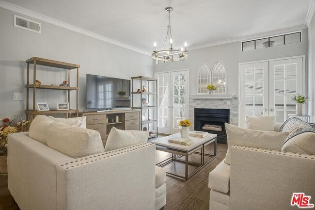 Building Photo - 860 S Lucerne Blvd